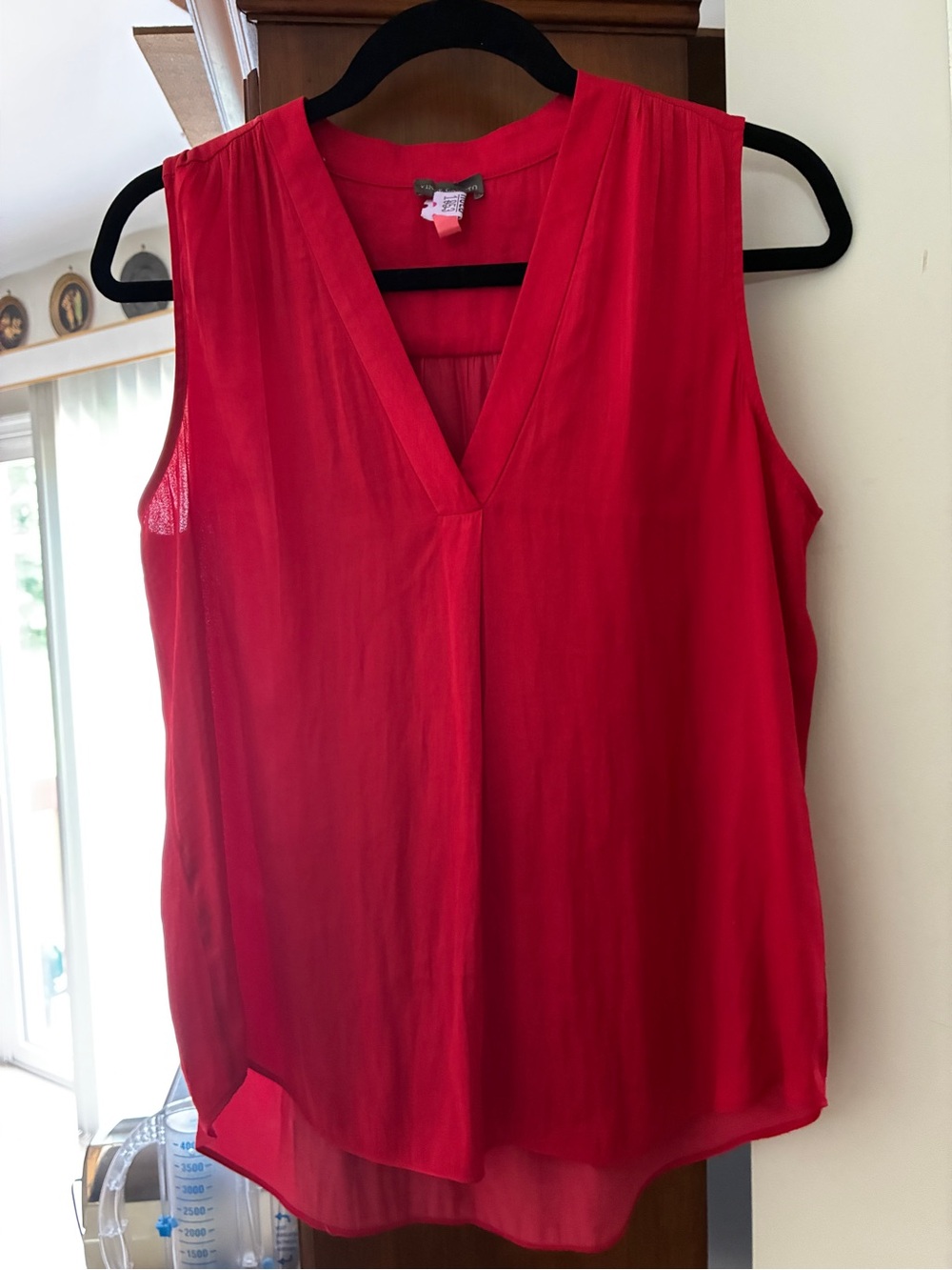 Vince Camuto Red V-Neck Sleeveless Blouse